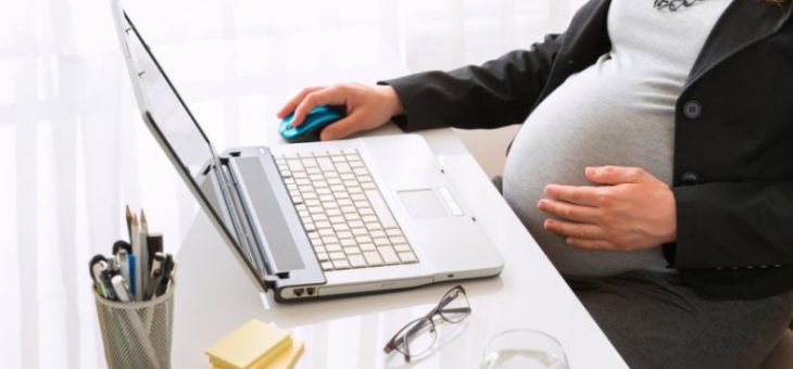 ¿La protección laboral de la trabajadora embarazada aplica en los contratos de prestación de servicios?