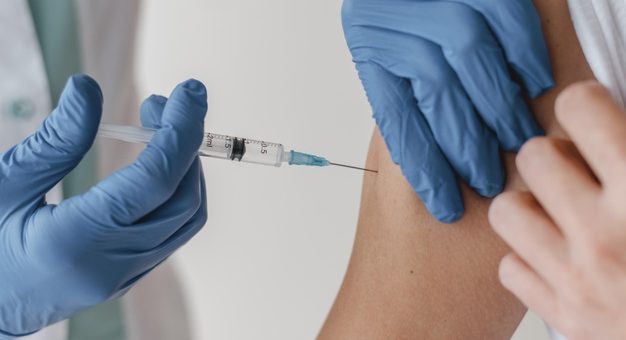 ¿Cuándo iniciará la vacunación para los mayores de 60 años?