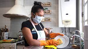 ¿La trabajadora doméstica tiene derecho a prima de servicios? 