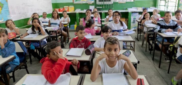 ¿Pueden negar el cupo escolar a los niños venezolanos por no aportar certificados escolares?